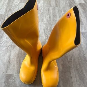 Dunlop Puro Front Size 8 Boots New